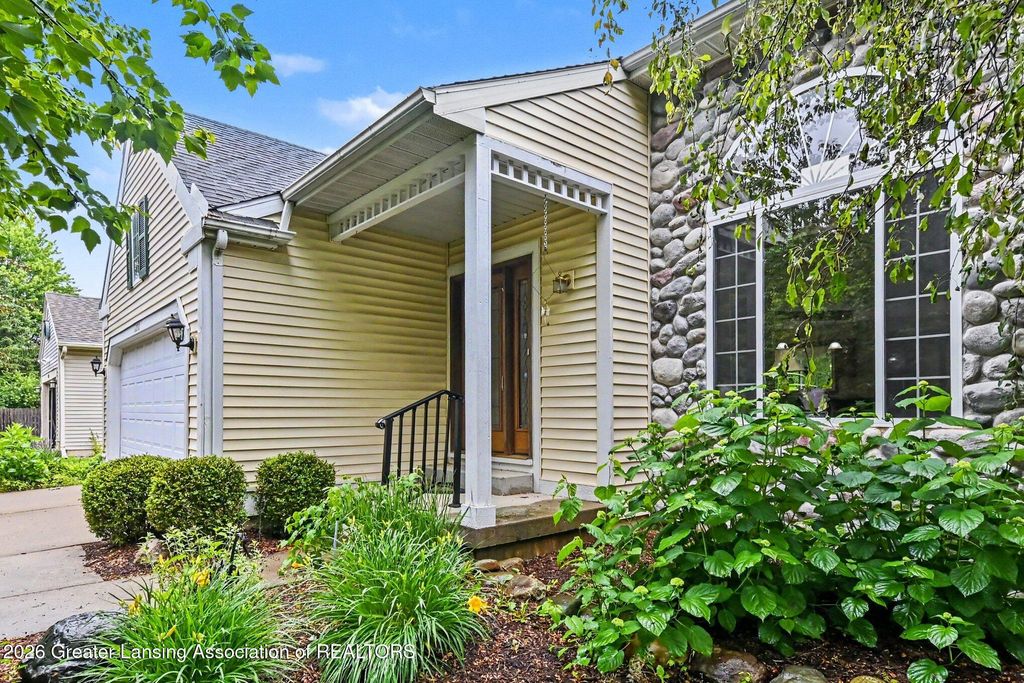 12717 Houghton Drive, Dewitt, MI 48820