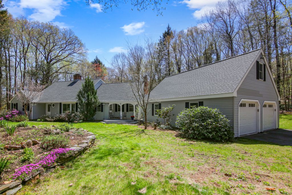 10 Becontree Heath Road, Granby, CT 06060