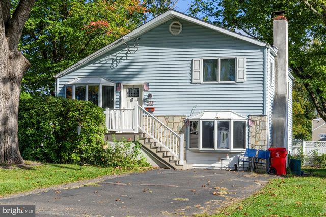 423 SUNNEMEADE AVE, Warminster, PA 18974