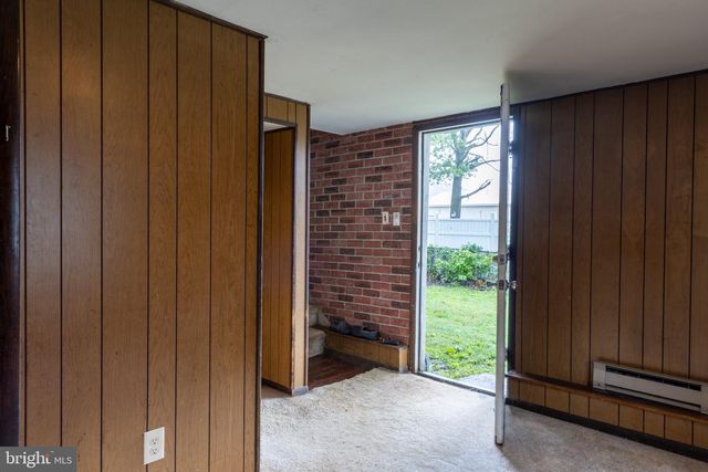 423 SUNNEMEADE AVE, Warminster, PA 18974