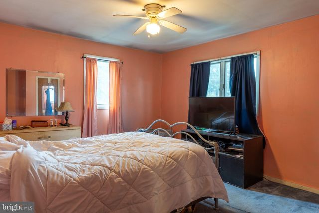 423 SUNNEMEADE AVE, Warminster, PA 18974