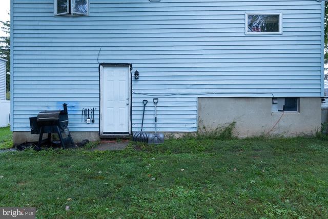 423 SUNNEMEADE AVE, Warminster, PA 18974