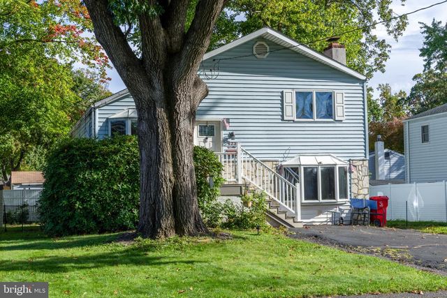 423 SUNNEMEADE AVE, Warminster, PA 18974