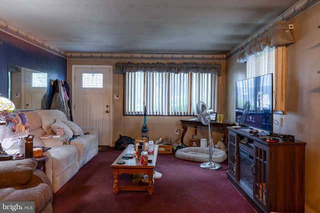 423 SUNNEMEADE AVE, Warminster, PA 18974