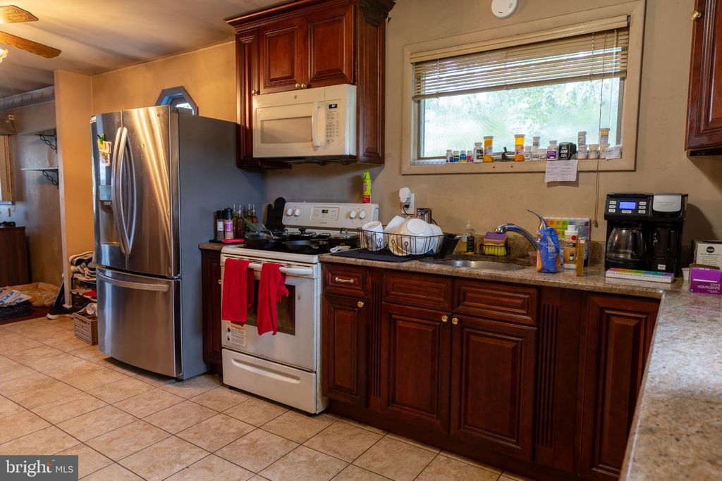 423 SUNNEMEADE AVE, WARMINSTER, PA 18974 — photo 4