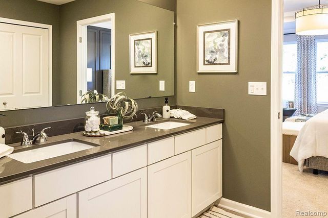 17389 Sara Drive, Macomb, MI 48042