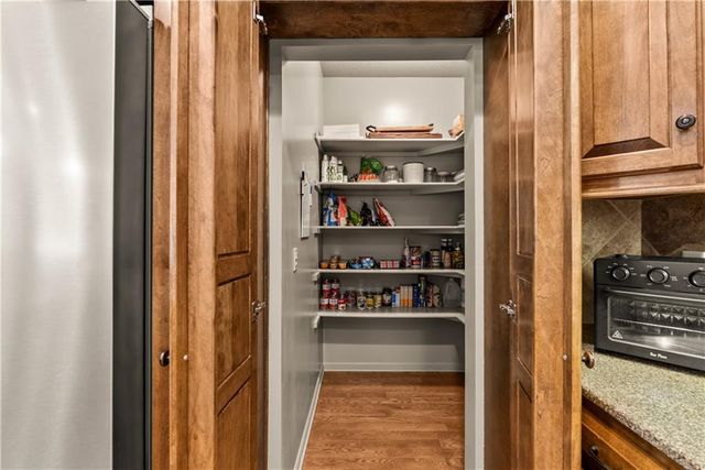 1824 NE Woodview Lane, Lee's Summit, MO 64086