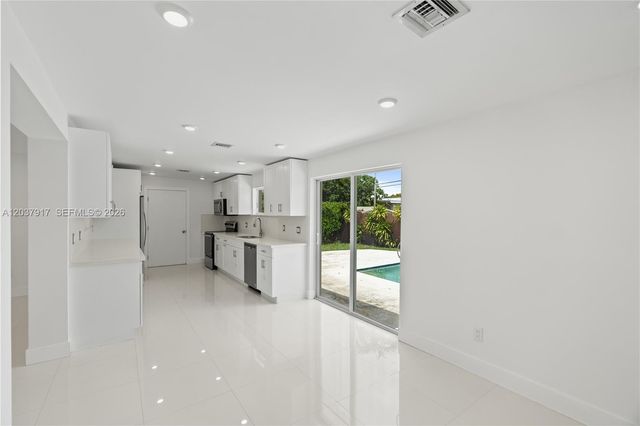 10501 SW 53rd St, Miami, FL 33165