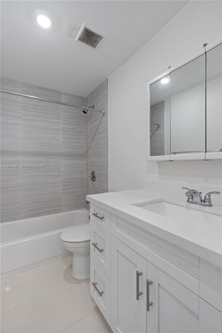 10501 SW 53rd St, Miami, FL 33165