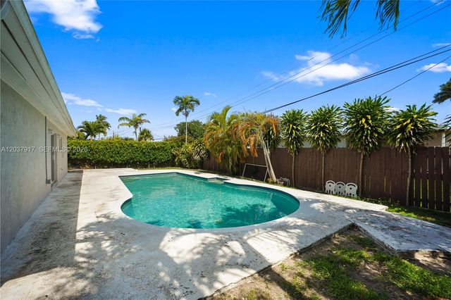 10501 SW 53rd St, Miami, FL 33165