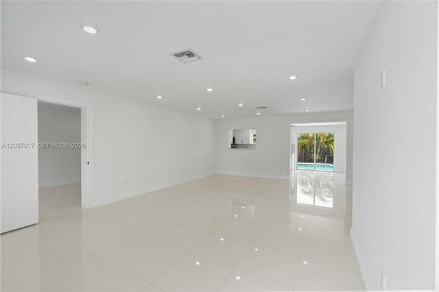 10501 SW 53rd St, Miami, FL 33165
