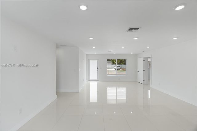 10501 SW 53rd St, Miami, FL 33165
