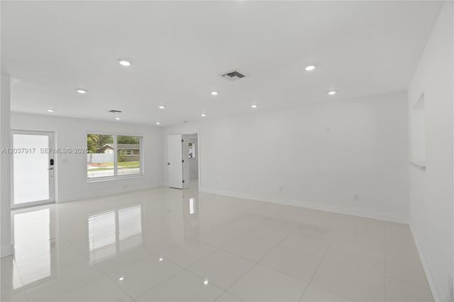 10501 SW 53rd St, Miami, FL 33165