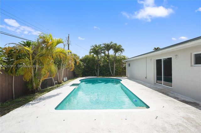 10501 SW 53rd St, Miami, FL 33165