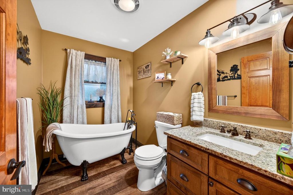 Image 17 of property listing at 13400 PLEASANT VALLEY RD, Flintstone, MD 21530