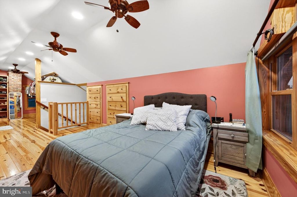 Image 20 of property listing at 13400 PLEASANT VALLEY RD, Flintstone, MD 21530