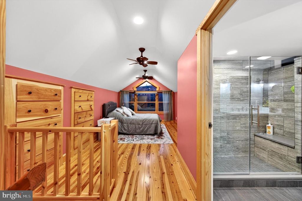 Image 23 of property listing at 13400 PLEASANT VALLEY RD, Flintstone, MD 21530