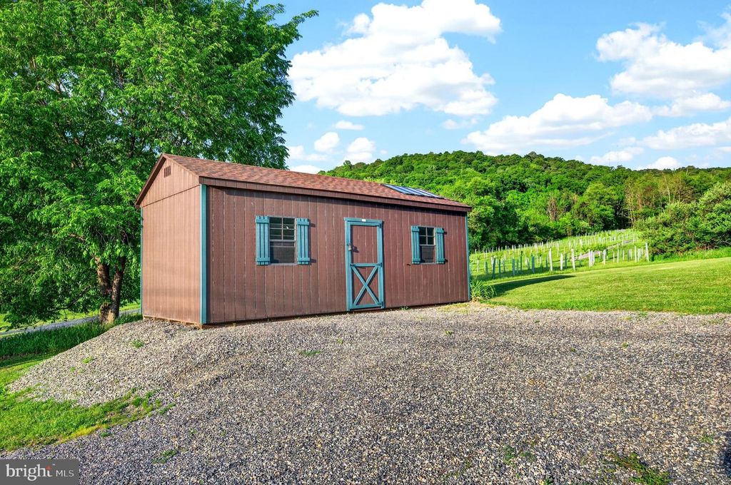 Image 31 of property listing at 13400 PLEASANT VALLEY RD, Flintstone, MD 21530