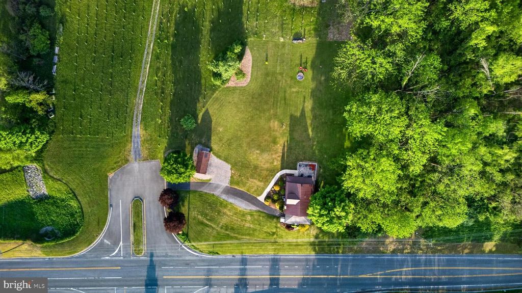 Image 32 of property listing at 13400 PLEASANT VALLEY RD, Flintstone, MD 21530