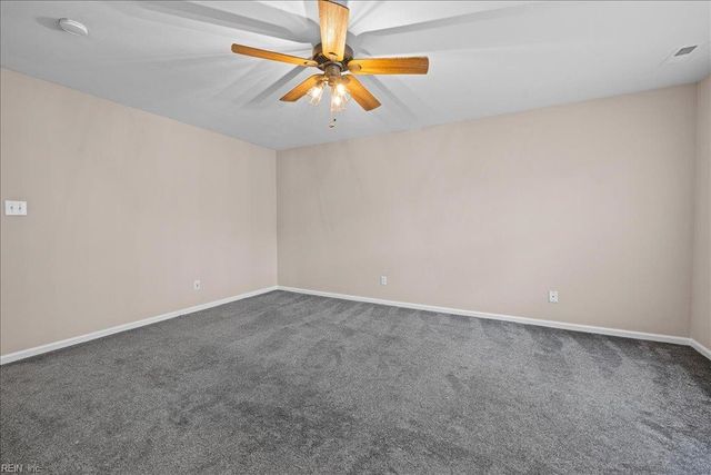 621 Windward DR, Chesapeake, VA 23320