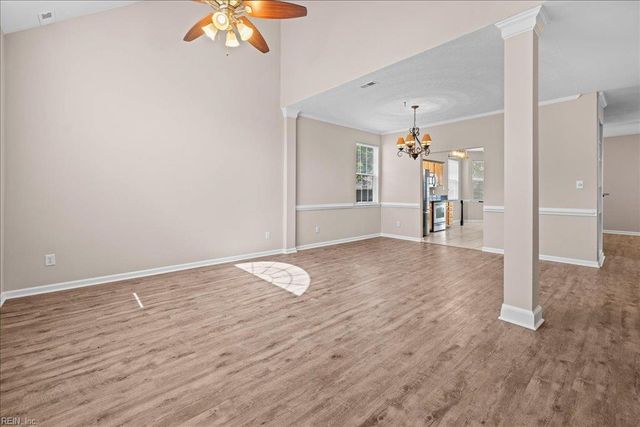 621 Windward DR, Chesapeake, VA 23320
