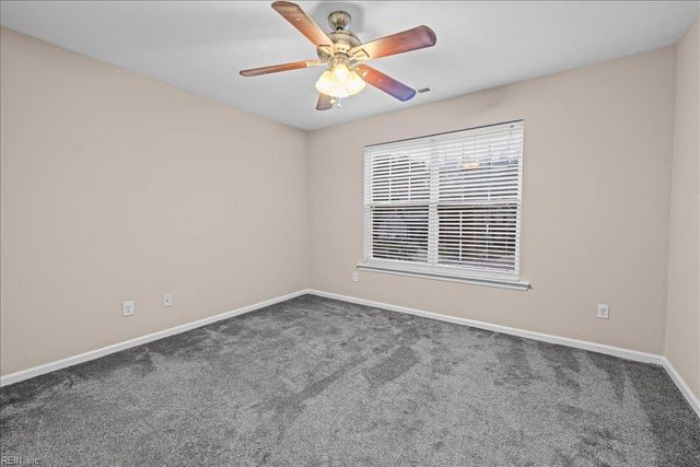 621 Windward DR, Chesapeake, VA 23320