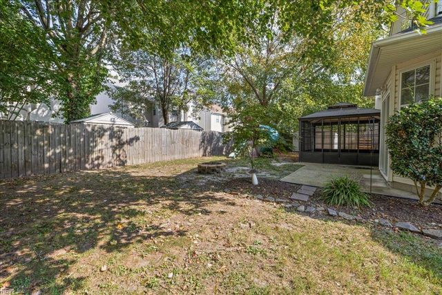621 Windward DR, Chesapeake, VA 23320