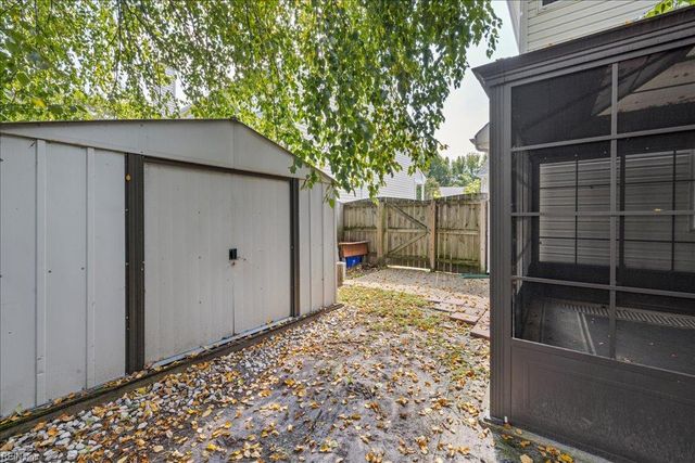 621 Windward DR, Chesapeake, VA 23320