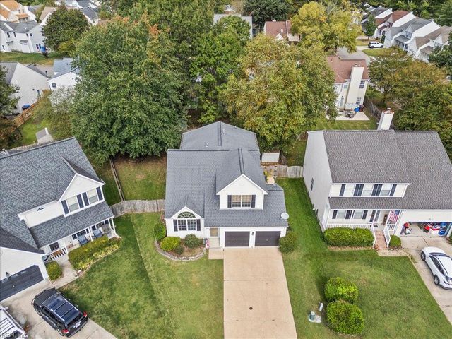 621 Windward DR, Chesapeake, VA 23320