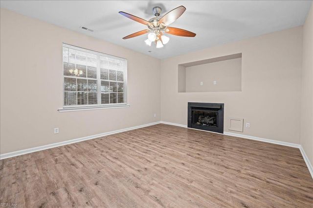 621 Windward DR, Chesapeake, VA 23320