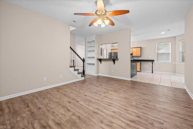621 Windward DR, Chesapeake, VA 23320