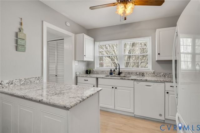 1914 Franklin Ave, Colonial Heights, VA 23834