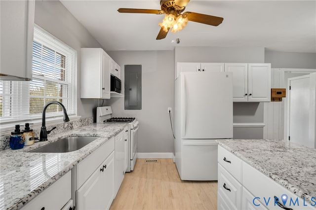 1914 Franklin Ave, Colonial Heights, VA 23834