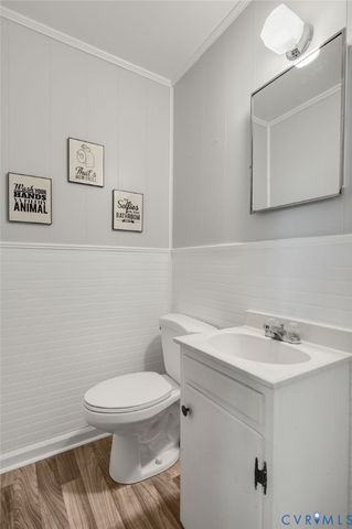 1914 Franklin Ave, Colonial Heights, VA 23834