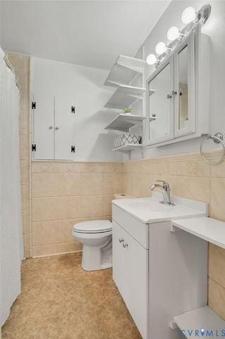 1914 Franklin Ave, Colonial Heights, VA 23834