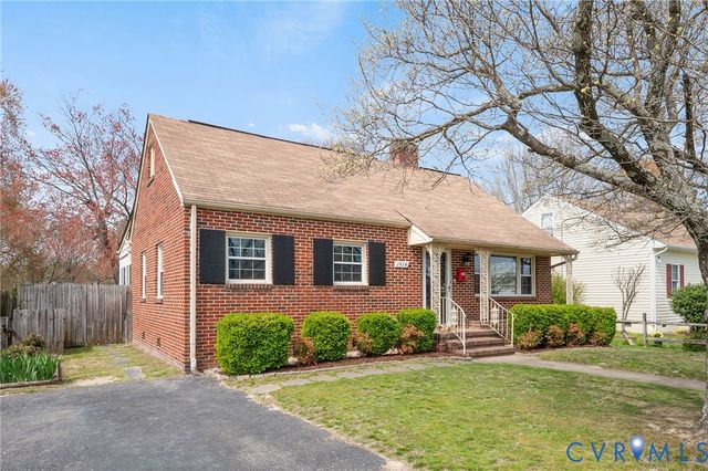 1914 Franklin Ave, Colonial Heights, VA 23834