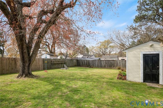 1914 Franklin Ave, Colonial Heights, VA 23834