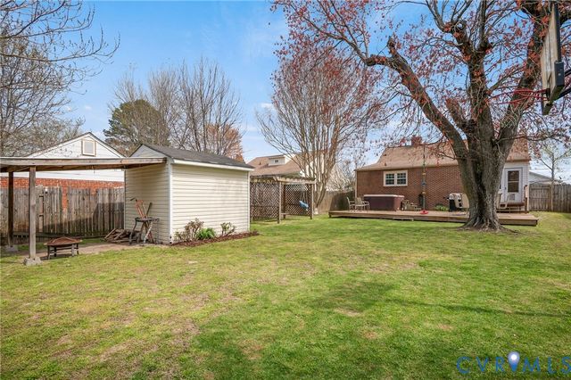 1914 Franklin Ave, Colonial Heights, VA 23834