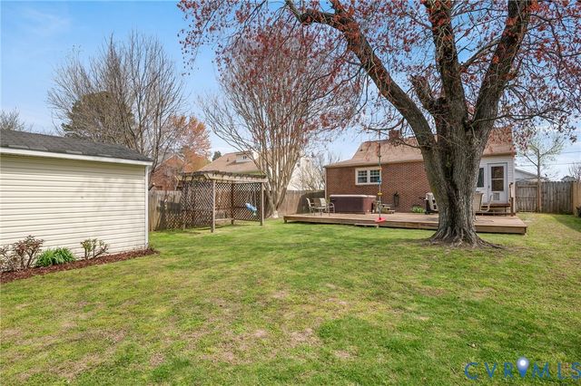 1914 Franklin Ave, Colonial Heights, VA 23834