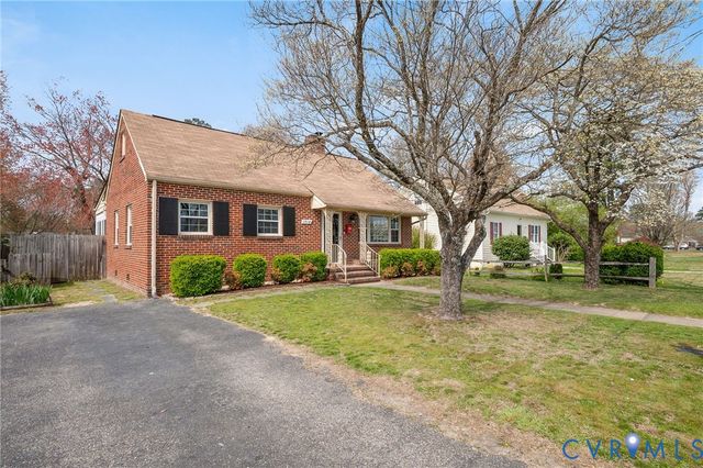 1914 Franklin Ave, Colonial Heights, VA 23834