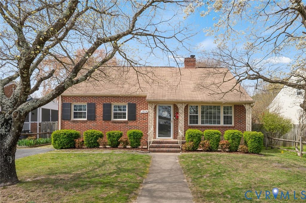 1914 Franklin Ave, Colonial Heights, VA 23834