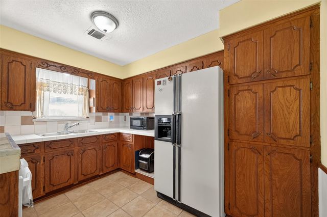 4802 Mistletoe Road, Pasadena, TX 77505