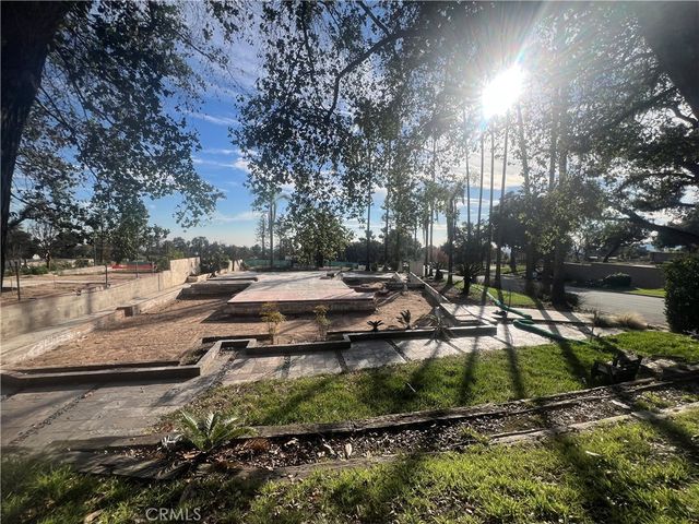 2574 Ganesha Avenue, Altadena, CA 91001