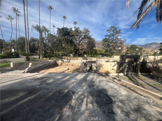 2574 Ganesha Avenue, Altadena, CA 91001