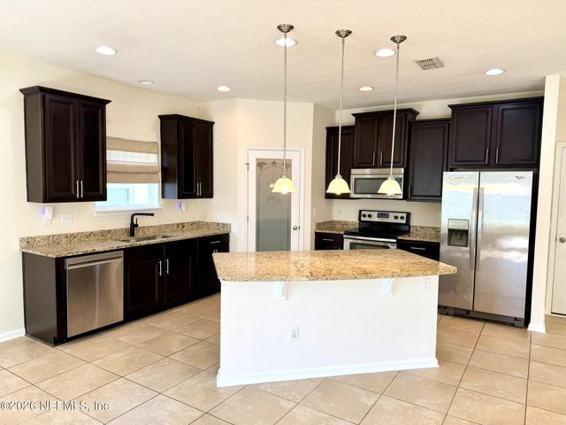 395 FOREST MEADOW Lane, Orange Park, FL 32065