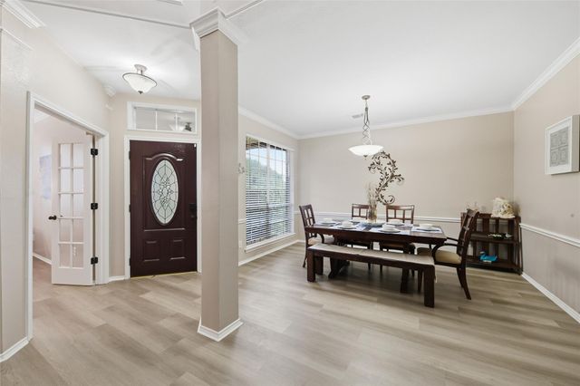 510 Crestwater Court, Houston, TX 77082