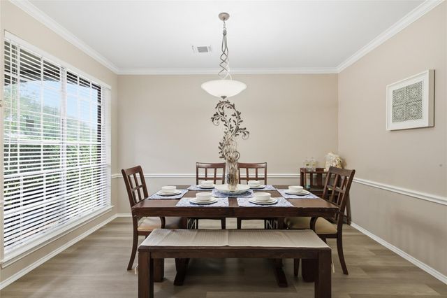 510 Crestwater Court, Houston, TX 77082