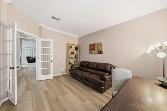 510 Crestwater Court, Houston, TX 77082