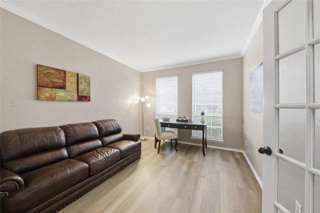 510 Crestwater Court, Houston, TX 77082