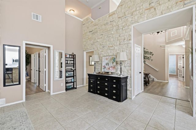 510 Crestwater Court, Houston, TX 77082